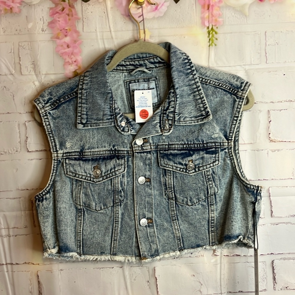 Highway Jeans Cropped Sleeveless Jean Vest. Size Medium. NWT